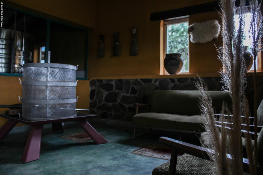 Miraluna Bodega Boutique Cachi Bagian luar foto